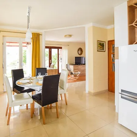 Albatros Apartment *