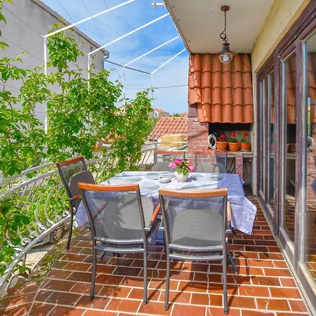 Albatros Apartment *