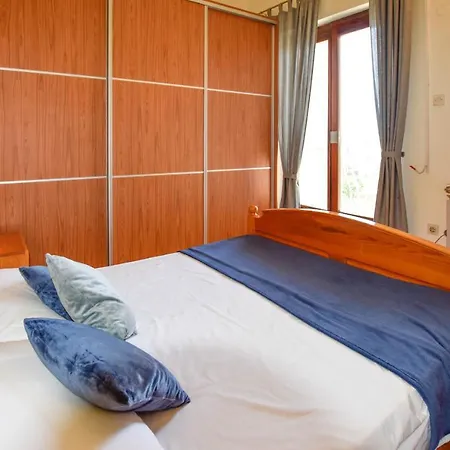 Albatros Apartment *
